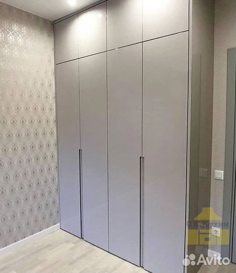 Распашной шкаф