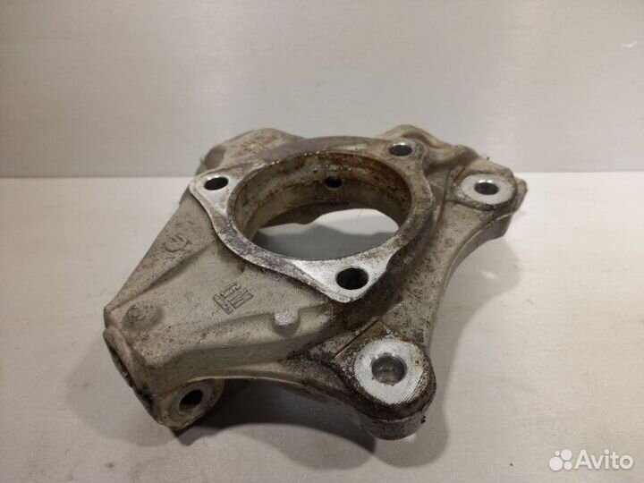 Кулак (цапфа) передний правый Chevrolet Cruze