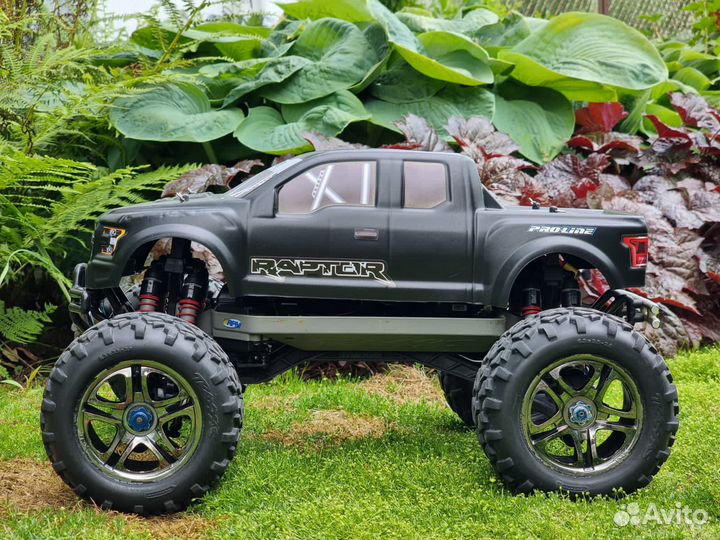 Traxxas E-Maxx на радиоуправлении