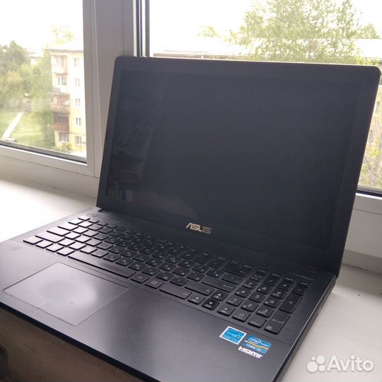 Ноутбук Asus i3