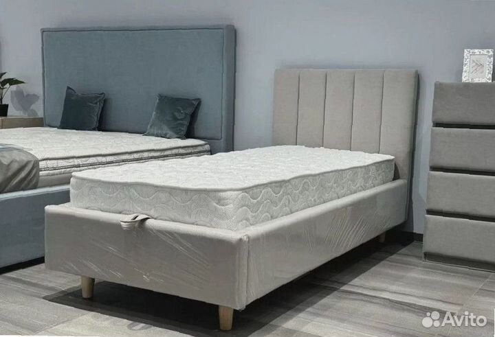 Односпальная мягкая кровать