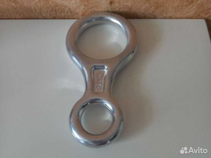 Спусковое устройство восьмерка