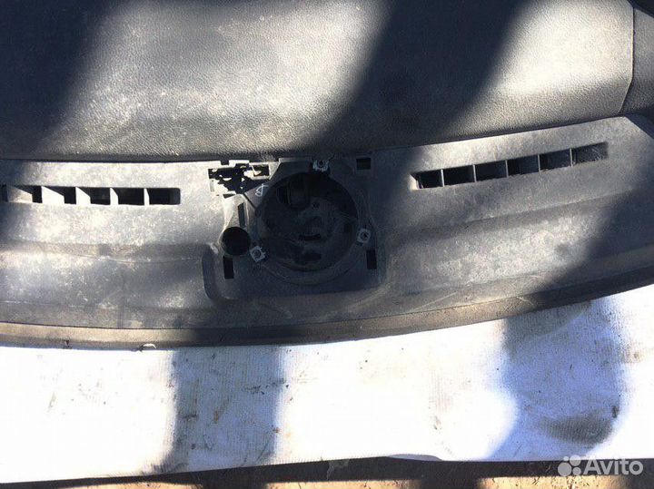 Передняя панель салона Land Rover Discovery