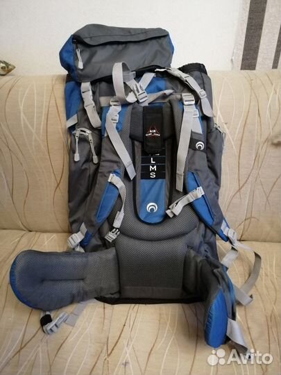 Туристический рюкзак и канистра