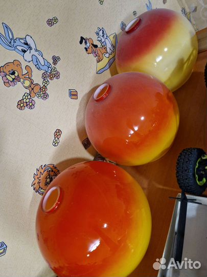 Три стеклянных плафона