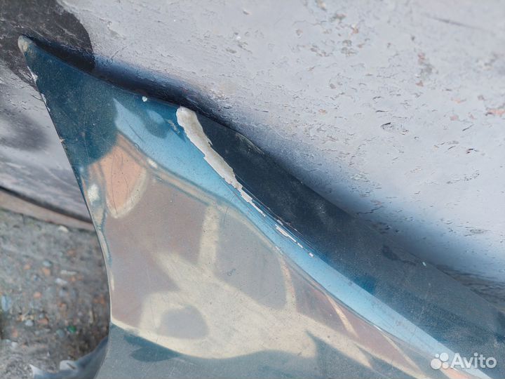 Крыло с дефектами правое mercedes w202