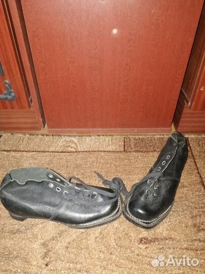 Лыжные ботинки