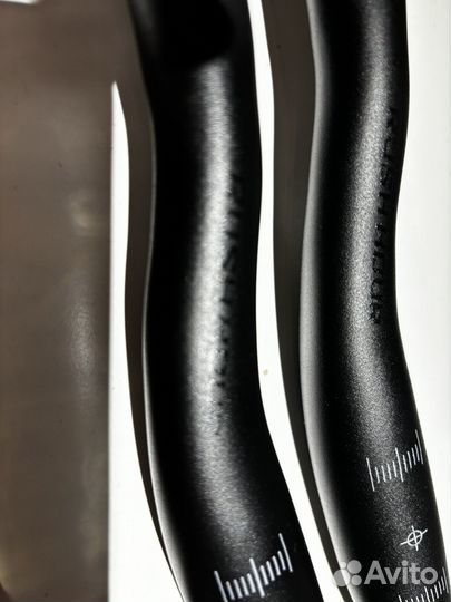 Велозапчасти: руль, седло и грипсы (новые)