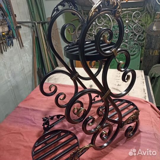 Кованная цветочница