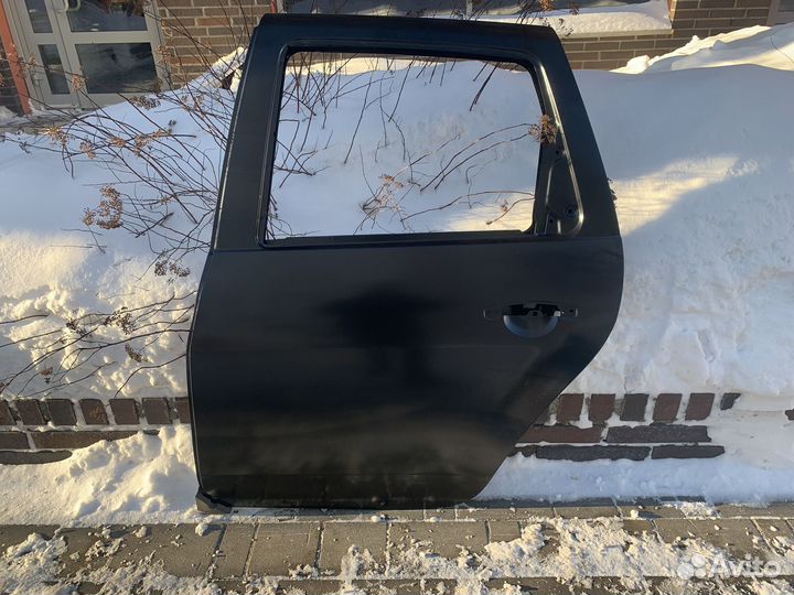 Дверь задняя левая на Renault Duster 1