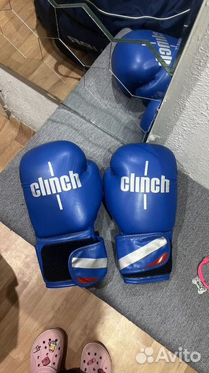 Боксерские перчатки clinch