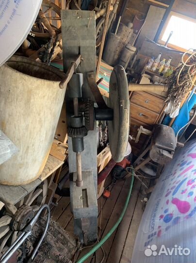 Старинный сверлильный станок