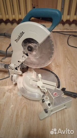 Торцовая пила makita