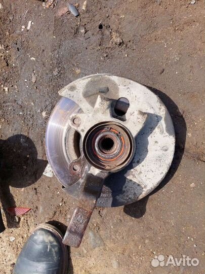 Поворотный кулак Ваз 2112