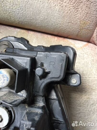 Фара противотуманная правая Lexus LS 4 Led