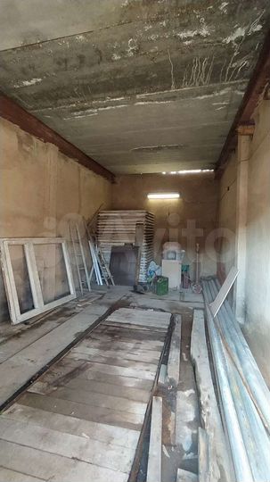 Гараж, > 30 м²