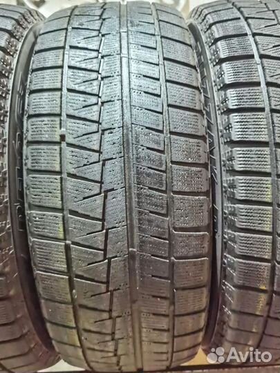 Bridgestone Blizzak Revo GZ 215/55 R17 94Q
