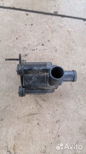 Помпа Volkswagen Jetta 6 седан 1.8 CPR 2017