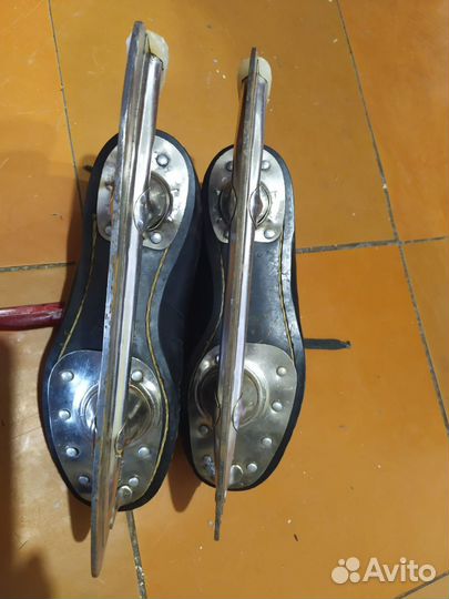 Коньки хоккейные