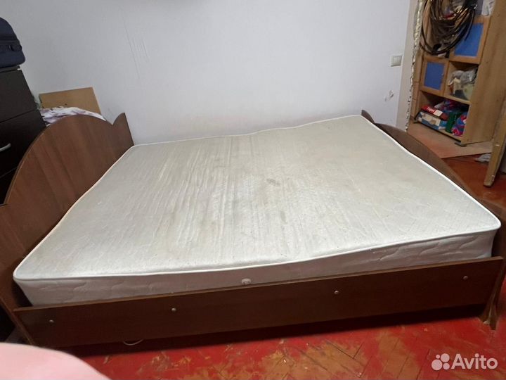 Кровать с матрасом бу