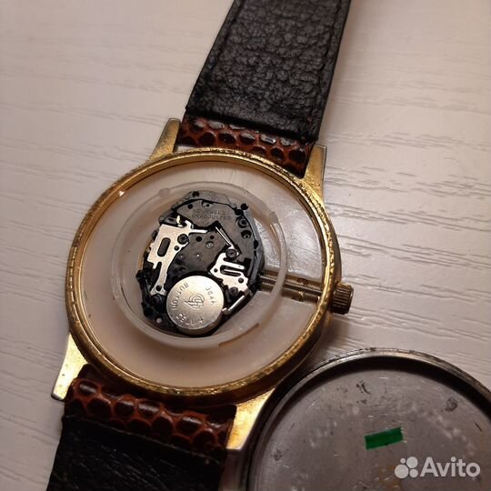 Часовой механизм ручных часов