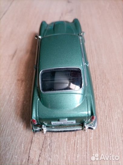 Aston Martin DB4 модель 1-43