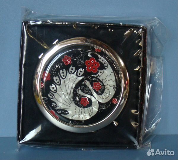 Зеркало карманное с рисунком