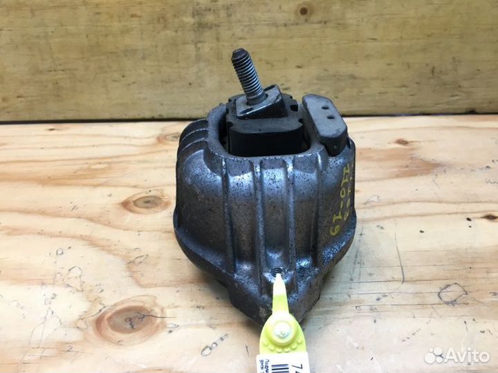 Подушка двигателя лев. BMW 118i