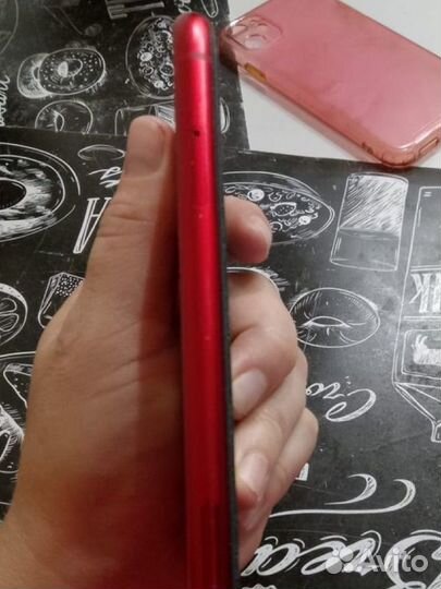 Телефон iPhone 11 64гб