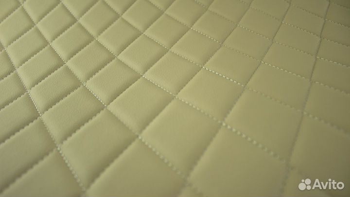 Стеганая экокожа бежевая с бежевым ромбом