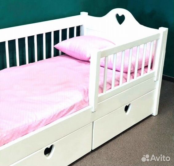 Детская кровать с бортиком