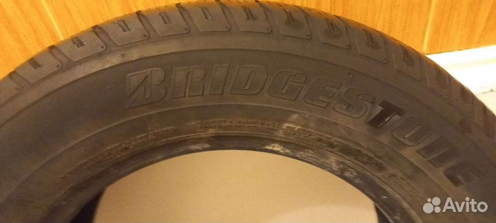 Bridgestone Dueler H/T 685 235/60 R16