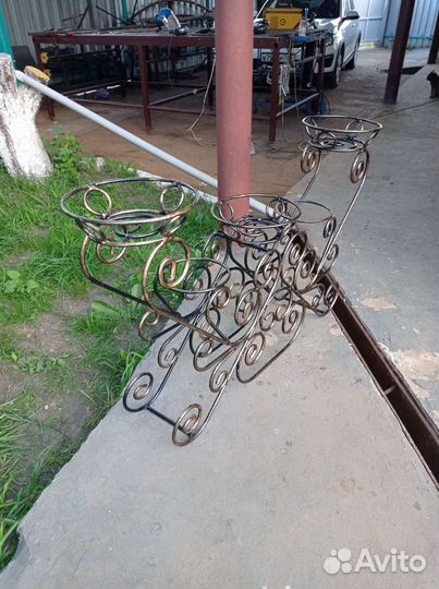 Кованая цветочница на 5 вазонов