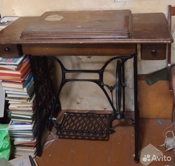 Швейная машинка ножная СССР