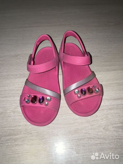 Сандалии crocs c12