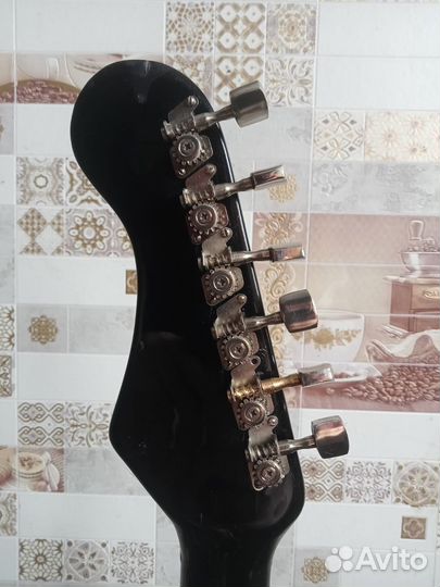 Электрогитара 