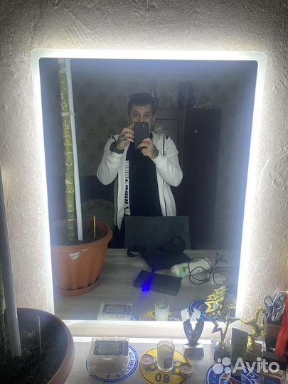Зеркало с подсветкой