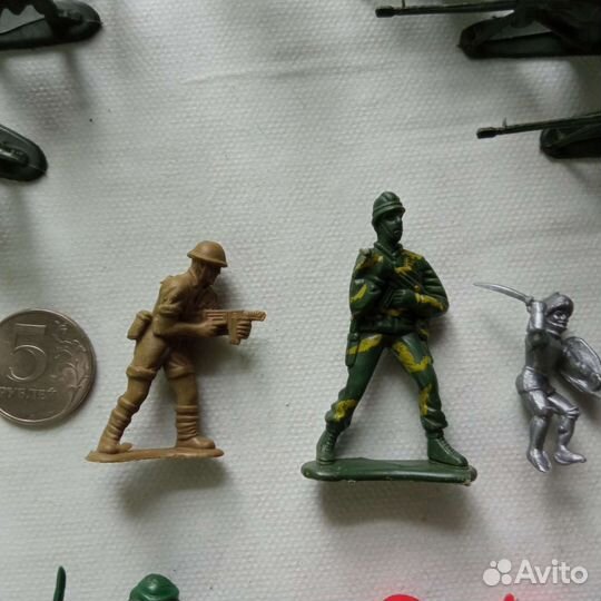 Детские солдатики мелкие 80-90 е пластик