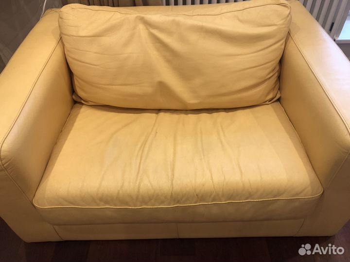 Кожаные диван и кресла