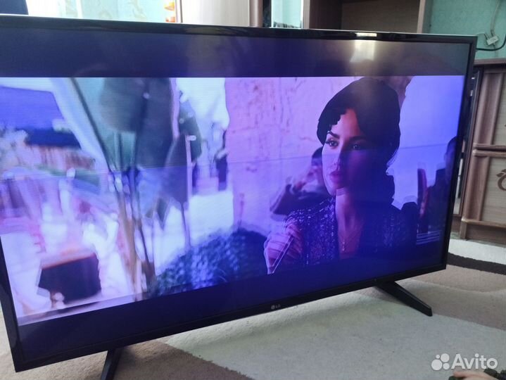 Телевизор LG43UH610V