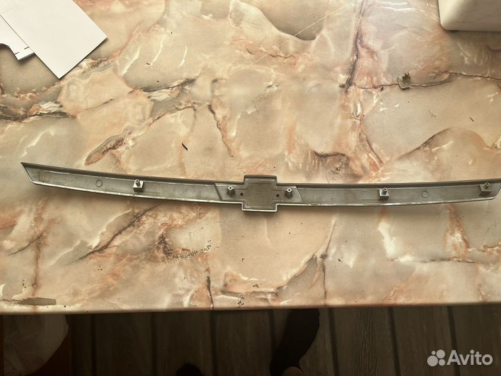 Сабля на решетку радиаиора Chevrolet Lacetti