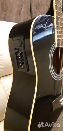Акустическая гитара