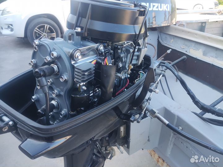 Лодка Воронеж с мотором сузуки DT30