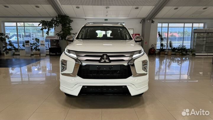 Mitsubishi Montero Sport 3.0 AT, 2023