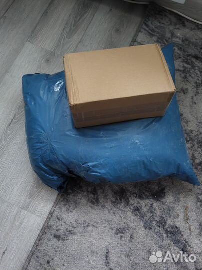 Куртка и игрушка