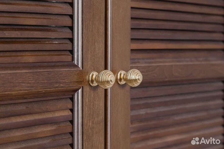 Вместительный шкаф