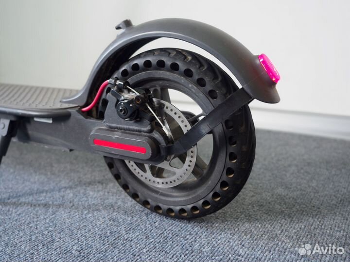 Элкетро самокат Xiaomi Mijia m365