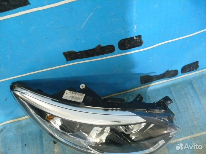 Renault Kaptur Фара передняя правая б/у.оригинал