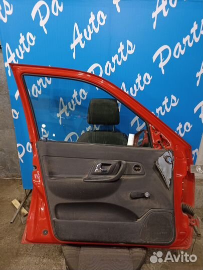 Дверь передняя левая Фольксваген Поло 3 красная
