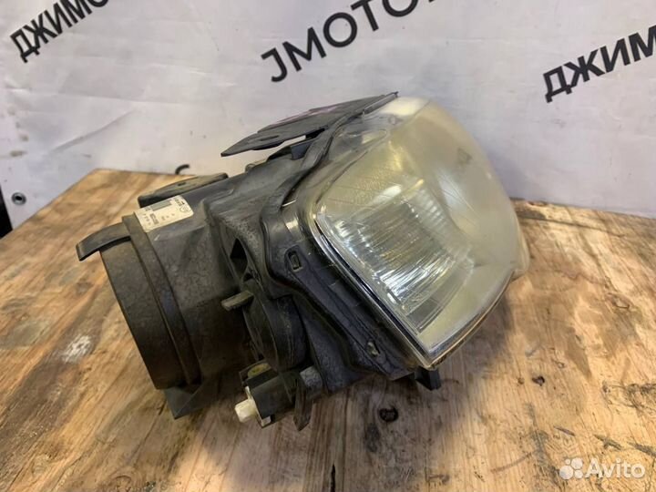 Фара правая Volkswagen Passat B6 2005-2010 галоген